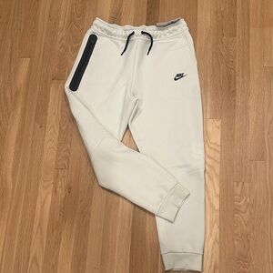 NWT Nike Tech Fleece Sweatpants